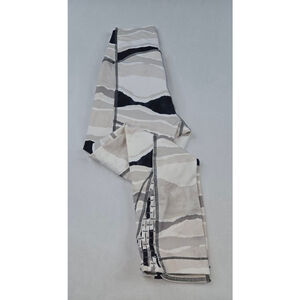 Lululemon | Womens | Capris | Size 6 | Black/White/ Tan | Athletic